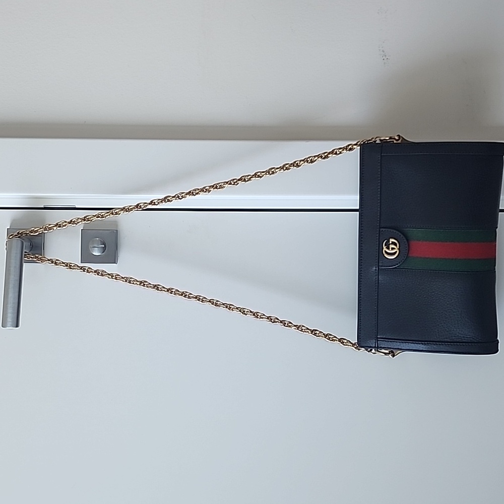 Gucci Black Leather Shoulder Bag - Picture 2 of 14